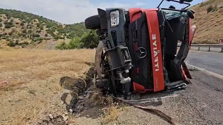 Yangına giden itfaiye aracı devrildi: 1 ölü, 2 yaralı