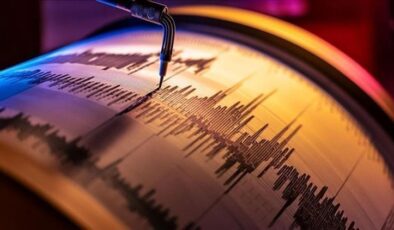 Prof. Dr. Şener Üşümezsoy deprem beklenen bölgeleri açıkladı! ‘Stres birikiyor’ İstanbul’da deprem riski var mı?